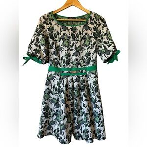 Paras Line Floral Fit and Flare A Line Dress Green | Women’s L/ EUR 40
